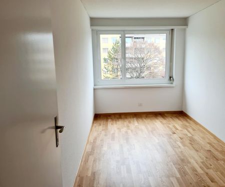 Helle und freundliche 3 1/2-Zimmerwohnung mit Balkon - Foto 2