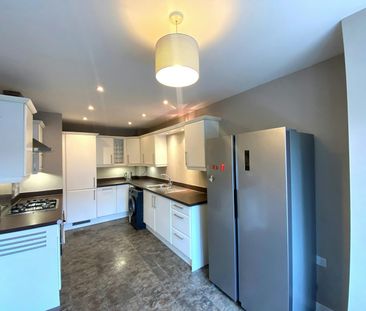 Semi-detached house to rent on - Photo 3
