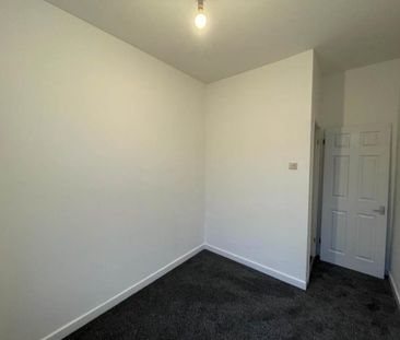 2 bedroom semi-detached house to rent - Photo 5