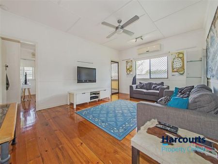 Family Home with Large Entertaining Deck - Photo 2