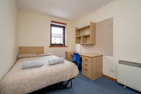 5 bedroom flat to rent - Photo 4