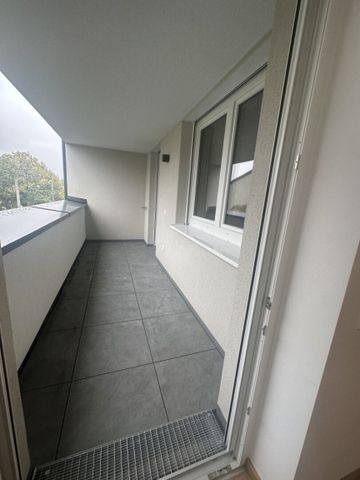 Moderne 3-Zimmer Wohnung mit Loggia, TG-Parkplatz und hochwertiger Ausstattung - Photo 4