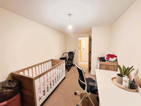 2 bedroom flat to rent - Photo 4