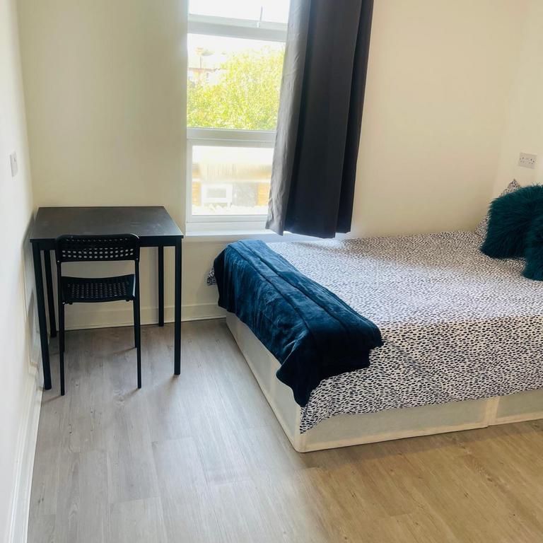 1 bedroom in a house share to rent - Photo 1