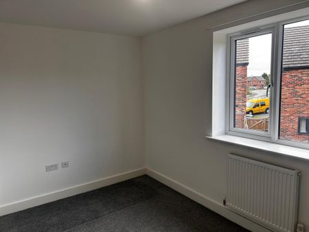 2 bedroom end of terrace house to rent - Photo 4