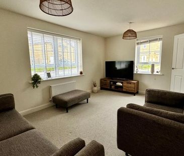 3 bedroom detached house to rent - Photo 2