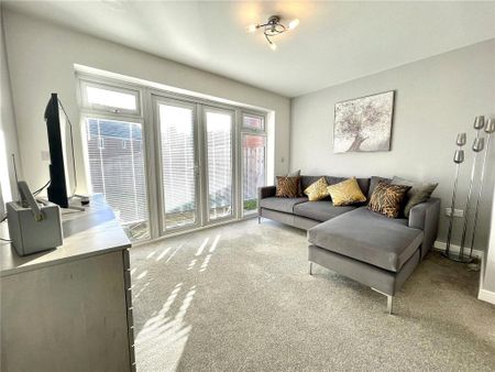 2 bedroom semi-detached house to rent - Photo 2