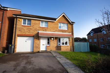 4 bedroom detached house to rent - Photo 4