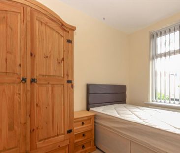 4 bedroom semi-detached house to rent - Photo 6