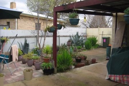 Comfortable Family Home in Convenient Location - Photo 4