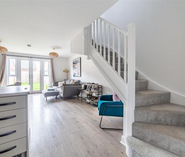 2 bedroom end of terrace house to rent - Photo 1