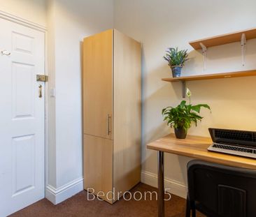 Room 3 - Photo 6
