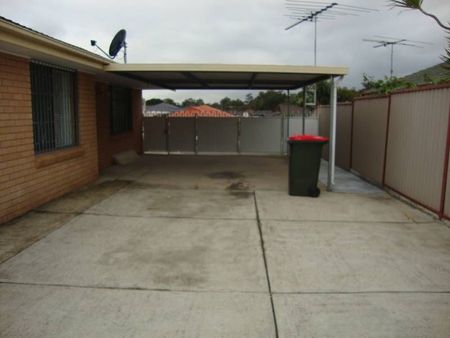 Neat & Tidy Home in a Great Location - Photo 3