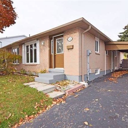 Whiteleas Avenue 32, M1B 1W7, Toronto - Photo 1