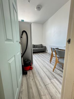 3 Bed Flat, Queens Road, NG9 - Photo 1