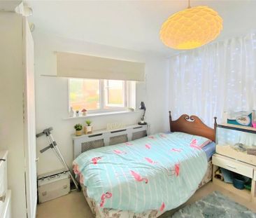 3 bedroom flat to rent - Photo 2