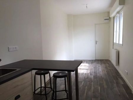 Location Appartement 1 pièces 19 m2 à Saint-Quentin - Photo 2