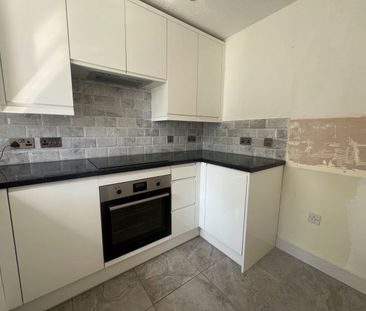 Low Field Lane, Redditch, B97 - Photo 3