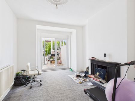 3 Bedroom - Photo 3