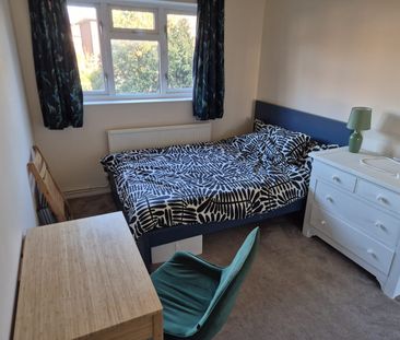 3 Bed Flat, Lennard Road, SE20 - Photo 4