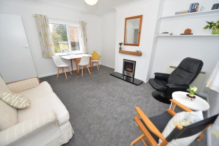 4 bedroom end of terrace house to rent - Photo 3