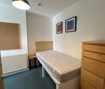 1 bedroom in a house share to rent - Photo 6