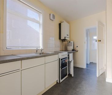 To Let 3 Bed House - Semi-Detached - Photo 5