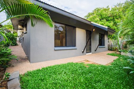 10 Ashburton Way, - Photo 4