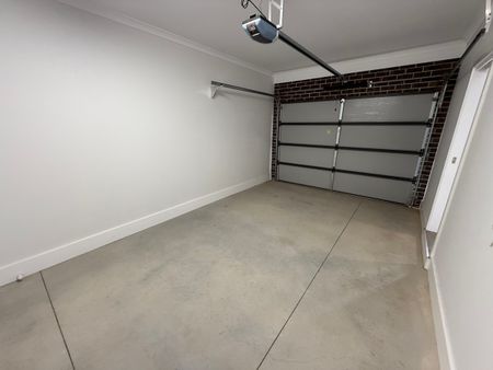 BRAND NEW 2 BEDROOM TOWNHOUSE - Photo 4