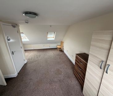 Room in a Shared House, Loxford Lane, IG1 - Photo 6