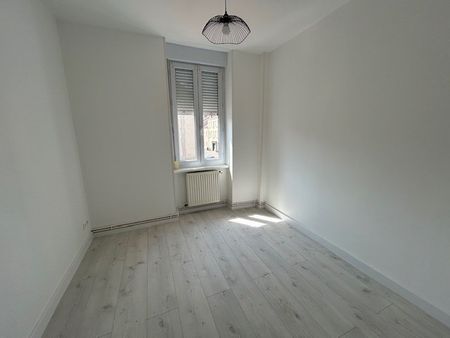 Location Appartement 4 pièces 83m² LE CREUSOT 71200 - Photo 3