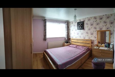 4 bedroom detached house to rent - Photo 5