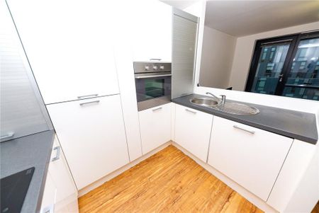 3 bedroom flat to rent - Photo 5