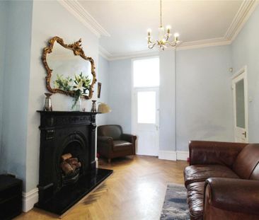 4 bedroom end of terrace house to rent - Photo 5