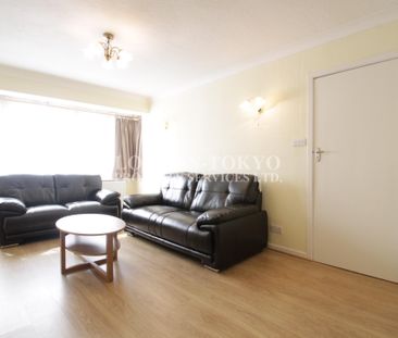 Holden Road, N12, London - Photo 2