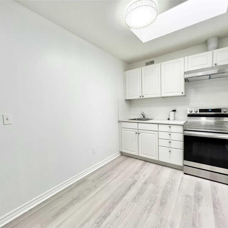 For Lease - 113 James Street Unit# 202, Hamilton, Ontario - Photo 1