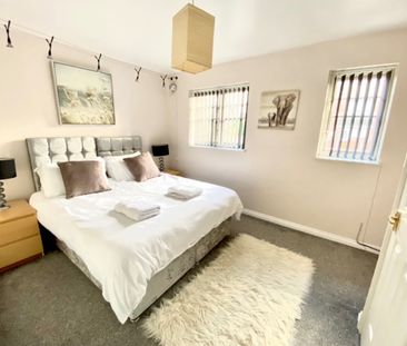2 Bed Terraced House, Tavistock Close, LS12 - Photo 3