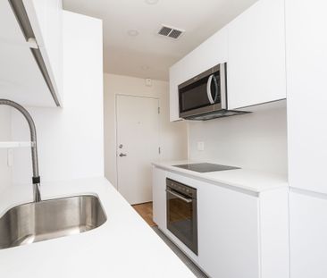 365 Eglinton Avenue East - Photo 5