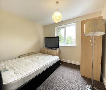 2 bedroom flat to rent - Photo 4