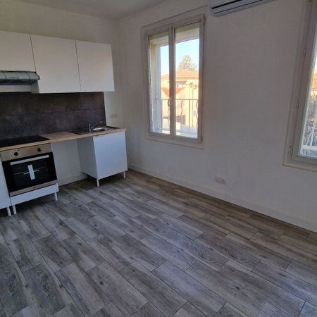 Saint victoret dans un petit immeuble un appartement de type 2 meublé, - Photo 4