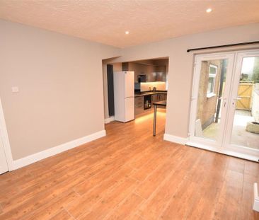 3 bedroom terraced house to rent - Photo 3