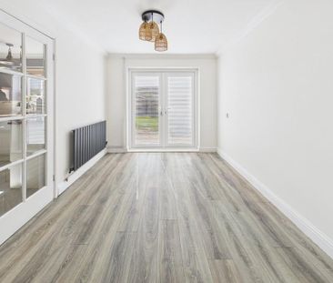 3 bedroom semi-detached house to rent - Photo 3