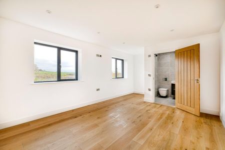 4 bedroom detached house to rent - Photo 5