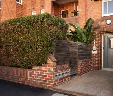 Renovated Art Deco with Huge Courtyard - Access Via Mozart Street - Photo 3