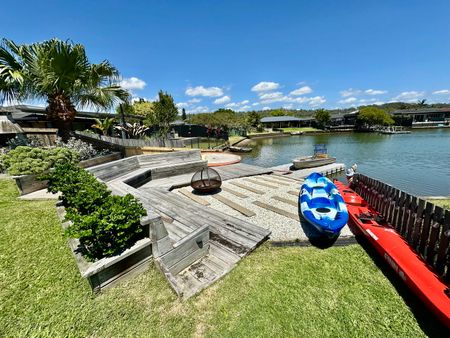 RENOVATED WATERFRONT RESIDENCE WITH ATTACHED GRANNY FLAT - Photo 2