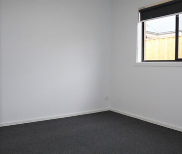 LUXURIOUS FAMILY HOME!!! - Photo 1