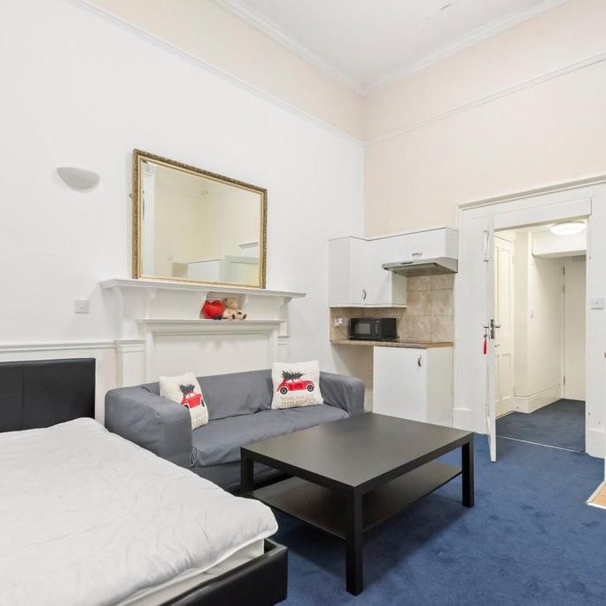 Studio to rent - Photo 1