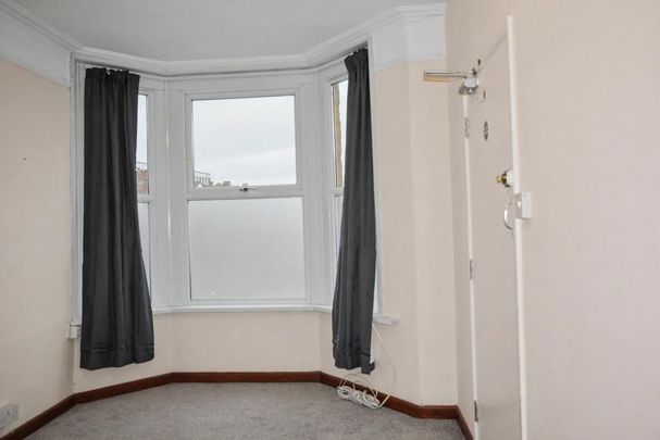 Ground floor flat to rent - Photo 1
