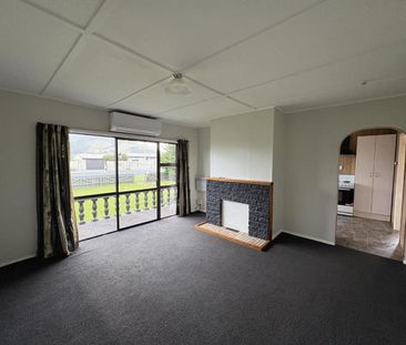 Walk to Hopin Stopin Cafe - Photo 1