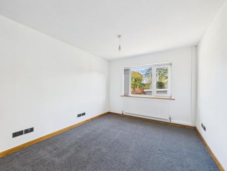 2 bedroom semi-detached bungalow to rent - Photo 4